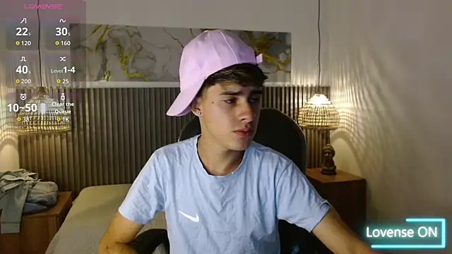 Snapshot of Dyla_n18 chatting on October 6, 10:07 pm Dyla n18 online show from October 6, 10:07 pm