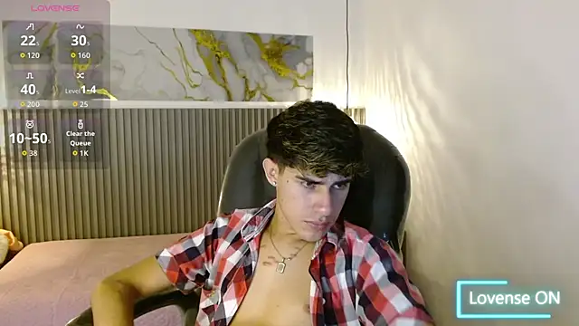 Dyla n18 online show from December 3, 8:51 pm