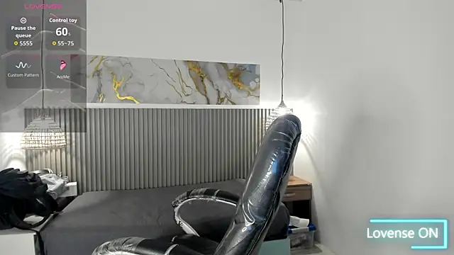 Dyla n18 online show from May 4, 8:27 pm