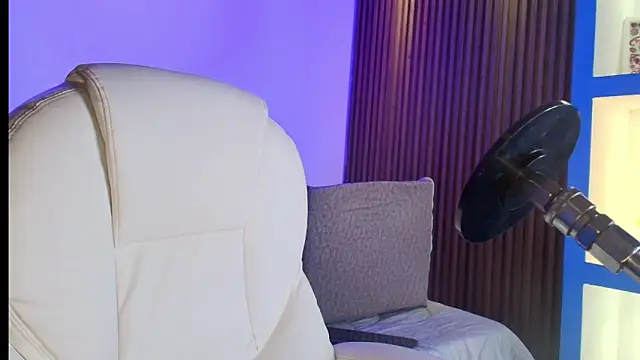 Snapshot of Antonella_Torres2 chatting on March 26, 3:34 am Antonella Torres2 online show from March 26, 3:34 am