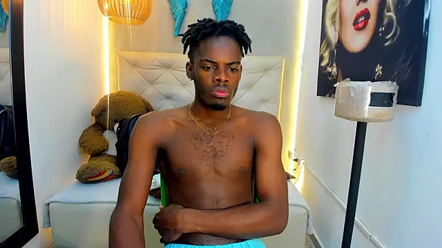 Snapshot of royce_ebony chatting on February 12, 2:28 am royce ebony online show from February 12, 2:28 am