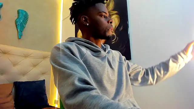 Snapshot of royce_ebony chatting on February 25, 2:21 am royce ebony online show from February 25, 2:21 am