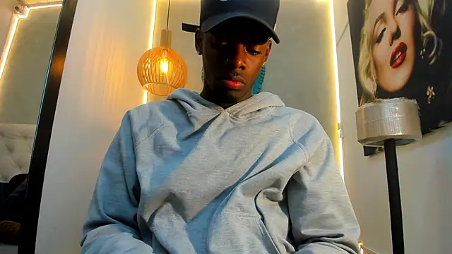 Snapshot of royce_ebony chatting on February 27, 2:33 am royce ebony online show from February 27, 2:33 am