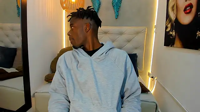 Snapshot of royce_ebony chatting on March 17, 2:16 am royce ebony online show from March 17, 2:16 am