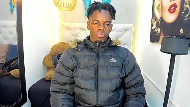 Snapshot of royce_ebony chatting on March 18, 2:26 am royce ebony online show from March 18, 2:26 am