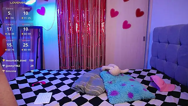 teobowny  online show from February 13, 7:10 pm