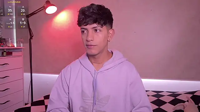 teobowny  online show from September 26, 1:37 pm