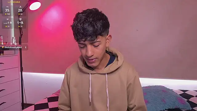 teobowny  online show from November 26, 1:23 pm