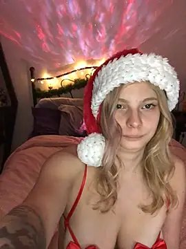 Snapshot of littleserina chatting on December 11, 6:25 am littleserina online show from December 11, 6:25 am