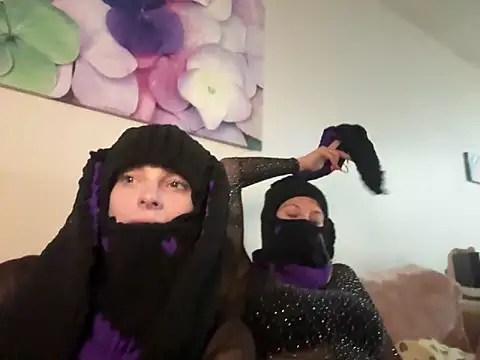 Snapshot of littleserina chatting on September 12, 6:13 am littleserina online show from September 12, 6:13 am