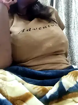 Snapshot of rakhi_143 chatting on December 13, 7:43 pm rakhi 143 online show from December 13, 7:43 pm