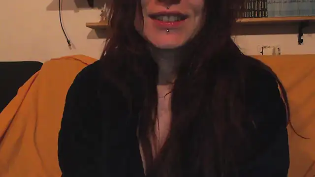 Snapshot of complicata_mente chatting on December 7, 2:09 am complicata mente online show from December 7, 2:09 am