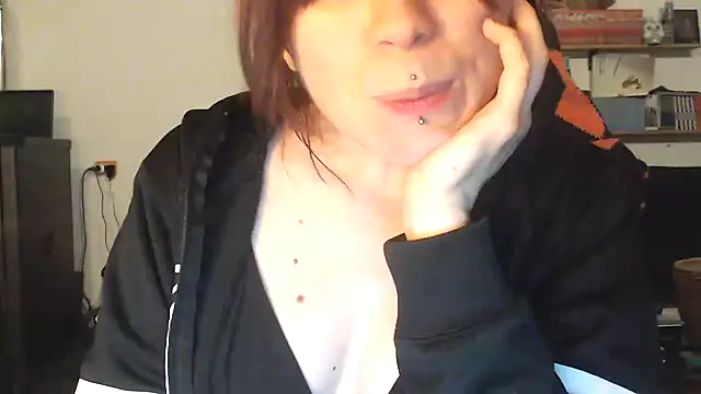 Snapshot of complicata_mente chatting on December 28, 9:19 pm complicata mente online show from December 28, 9:19 pm