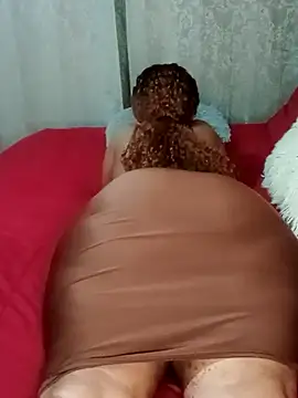 Snapshot of Luciouslips00 chatting on September 28, 3:50 pm Luciouslips00 online show from September 28, 3:50 pm