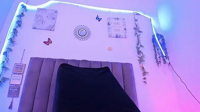 Snapshot of DeisyHarper chatting on October 29, 7:10 am DeisyHarper online show from October 29, 7:10 am