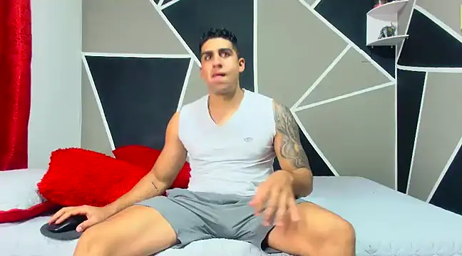 astrom greyy online show from January 8, 9:44 pm