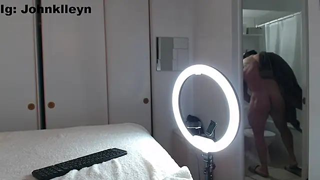 jonhklleyn online show from March 25, 5:52 pm