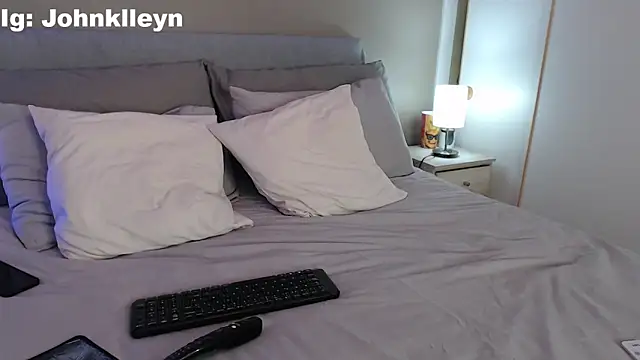 jonhklleyn online show from April 28, 7:41 pm