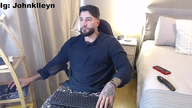 Snapshot of jonhklleyn chatting on July 2, 8:48 pm jonhklleyn online show from July 2, 8:48 pm