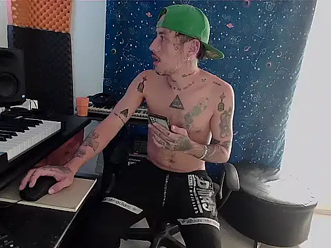 Snapshot of patrik_tattoo_ chatting on January 29, 5:56 pm patrik tattoo online show from January 29, 5:56 pm