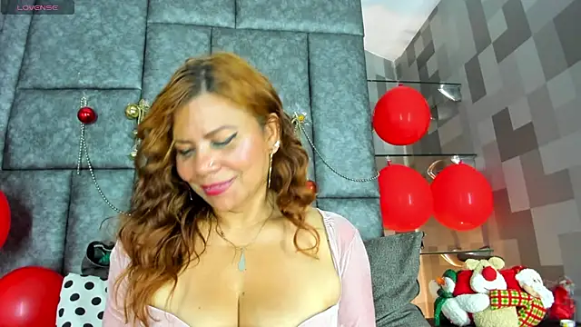 Snapshot of Corina_Taylor_ chatting on December 15, 7:10 pm Corina Taylor online show from December 15, 7:10 pm