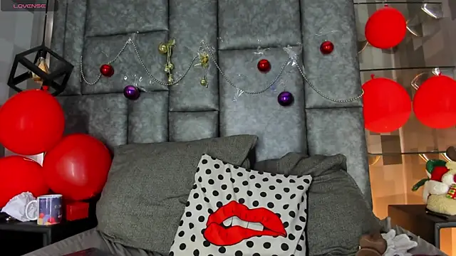 Snapshot of Corina_Taylor_ chatting on December 24, 5:44 pm Corina Taylor online show from December 24, 5:44 pm