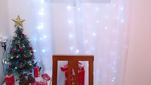 Genesisgems11  online show from December 13, 6:31 am