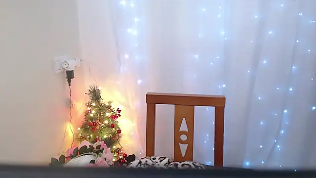 Genesisgems11  online show from December 27, 7:18 am