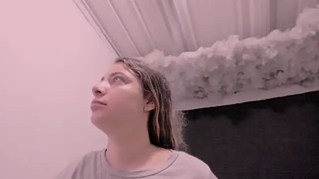 Lauu G online show from November 4, 10:14 am