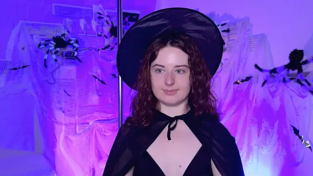 Snapshot of AnnTerry_ chatting on October 18, 8:37 am AnnTerry online show from October 18, 8:37 am