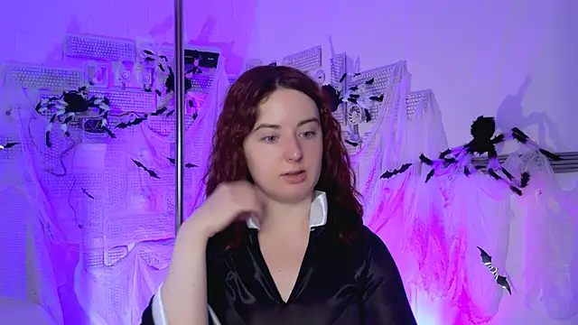 Snapshot of AnnTerry_ chatting on October 21, 8:37 am AnnTerry online show from October 21, 8:37 am