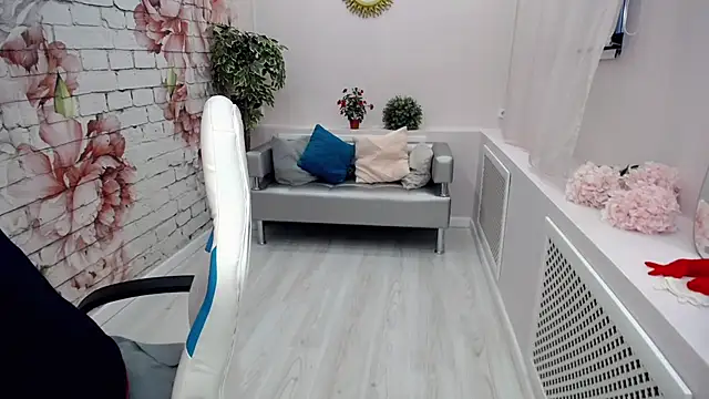 Snapshot of Cutie_Asya chatting on February 6, 4:42 am Cutie Asya online show from February 6, 4:42 am