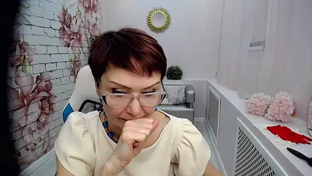 Snapshot of Cutie_Asya chatting on February 18, 11:33 am Cutie Asya online show from February 18, 11:33 am