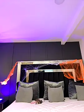 emilie xx  online show from October 24, 9:33 pm