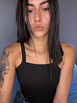 emilie xx  online show from March 27, 9:47 pm