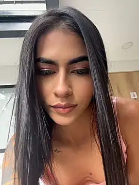 emilie xx  online show from May 13, 8:49 pm