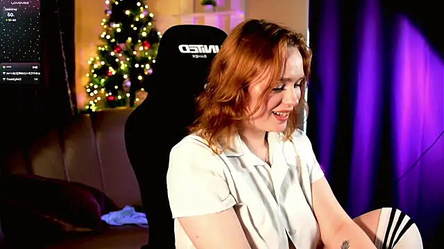 Snapshot of Kari_Lunna chatting on December 19, 6:12 am Kari Lunna online show from December 19, 6:12 am