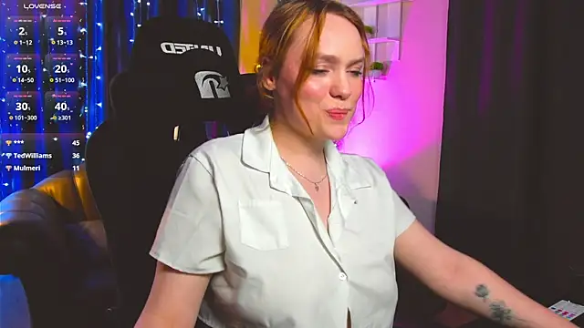 Snapshot of Kari_Lunna chatting on December 20, 6:29 am Kari Lunna online show from December 20, 6:29 am