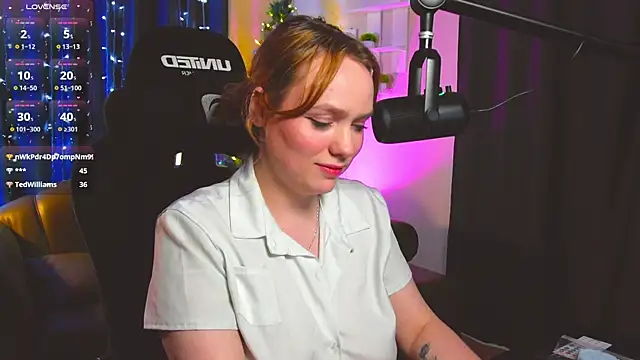 Snapshot of Kari_Lunna chatting on December 20, 9:32 am Kari Lunna online show from December 20, 9:32 am