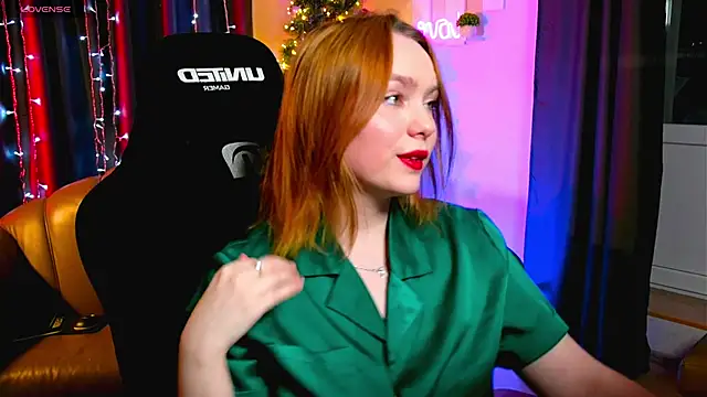 Snapshot of Kari_Lunna chatting on December 24, 3:49 am Kari Lunna online show from December 24, 3:49 am