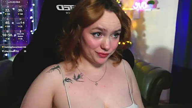 Snapshot of Kari_Lunna chatting on December 26, 7:03 am Kari Lunna online show from December 26, 7:03 am