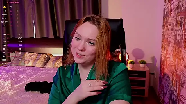 Snapshot of Kari_Lunna chatting on January 24, 9:49 am Kari Lunna online show from January 24, 9:49 am