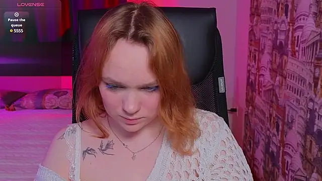 Snapshot of Kari_Lunna chatting on February 6, 3:37 am Kari Lunna online show from February 6, 3:37 am