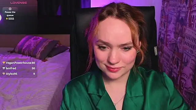 Snapshot of Kari_Lunna chatting on February 16, 9:26 am Kari Lunna online show from February 16, 9:26 am