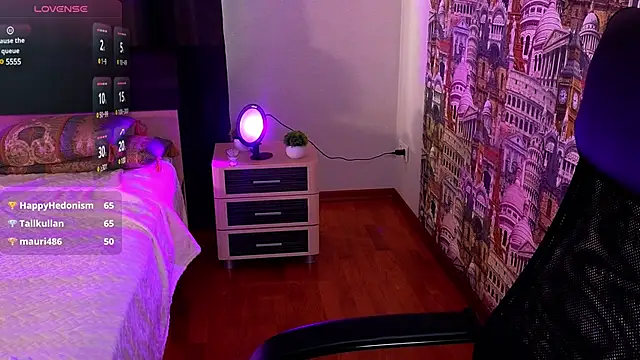 Snapshot of Kari_Lunna chatting on February 22, 9:34 am Kari Lunna online show from February 22, 9:34 am