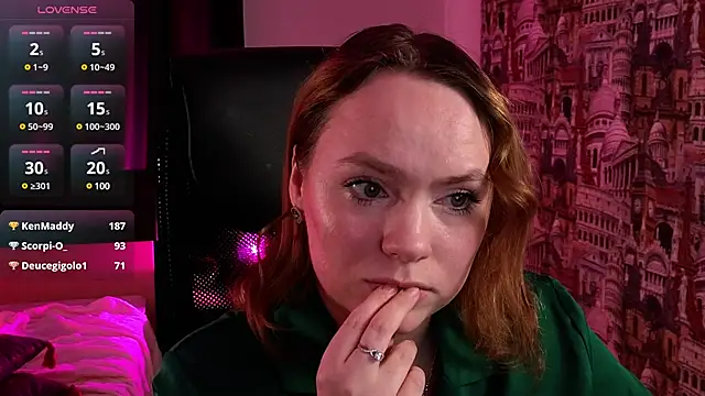 Snapshot of Kari_Lunna chatting on March 1, 8:23 am Kari Lunna online show from March 1, 8:23 am