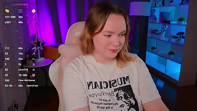 Snapshot of Kari_Lunna chatting on September 19, 3:19 am Kari Lunna online show from September 19, 3:19 am