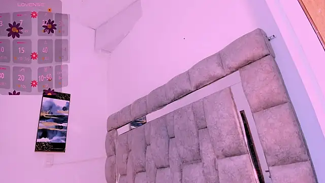 Snapshot of zulyjones chatting on February 12, 7:02 pm zulyjones online show from February 12, 7:02 pm