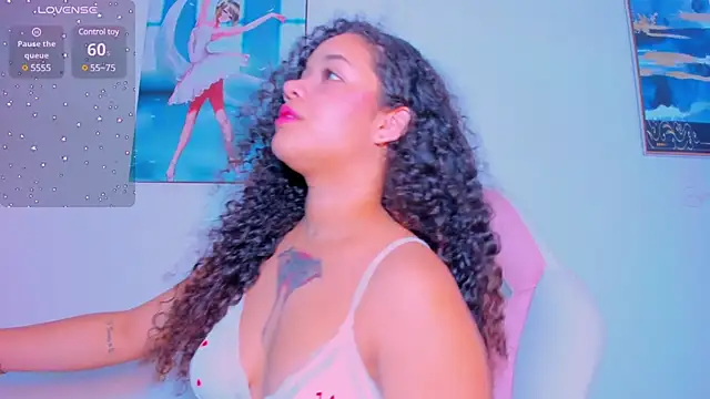 Snapshot of zulyjones chatting on March 10, 7:07 pm zulyjones online show from March 10, 7:07 pm