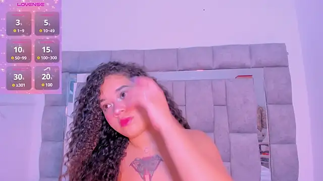 Snapshot of zulyjones chatting on March 21, 7:02 pm zulyjones online show from March 21, 7:02 pm